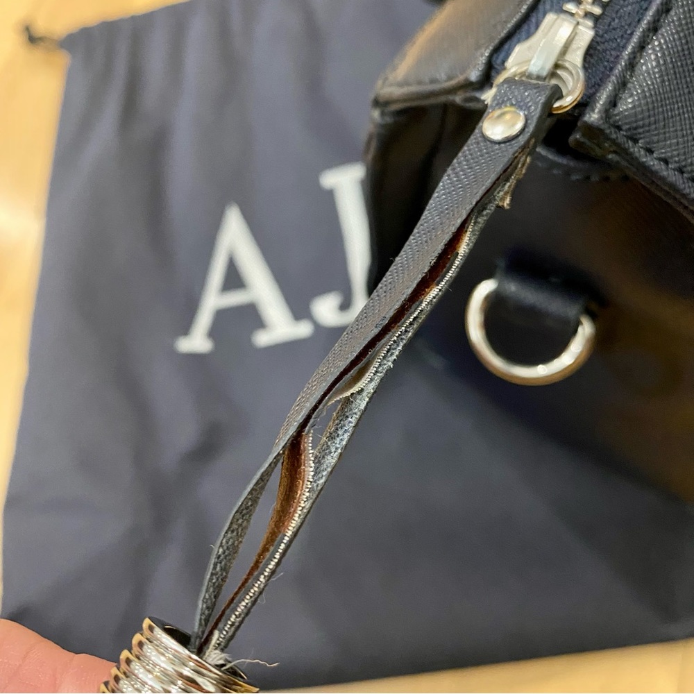 🌺Armani Jeans Navy Blue Handbag - Picture 15 of 16